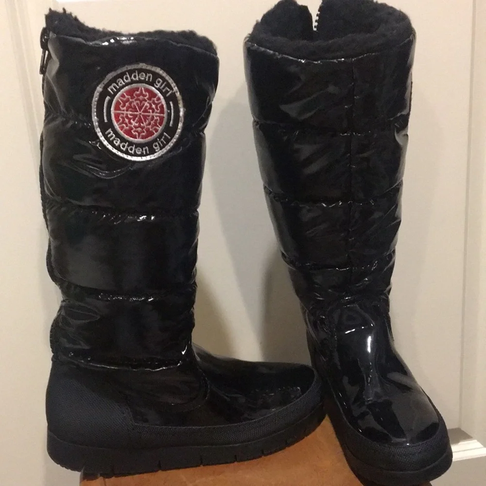 Like New!Steve Madden-Madden Girl Iggloo Puffer Tall Boots patent leather look 8